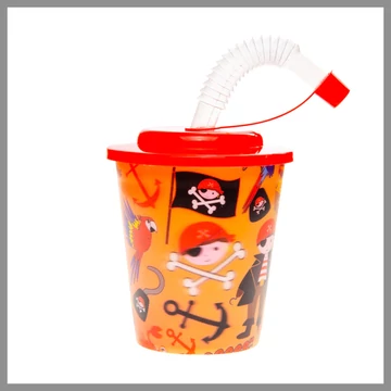 Plastový pohár so slamkou a viečkom, pirátsky motív – 8170