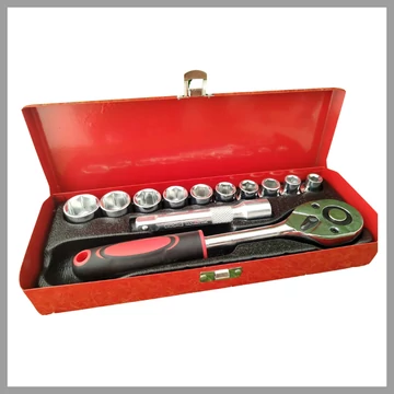 Sada nástrčných kľúčov v červenom kovovom kufríku BDC-221