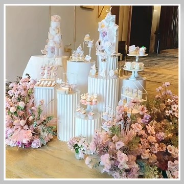 Sada 4 elegantných bielych papierových rímskych stĺpov – Dekorácia EQ2656912