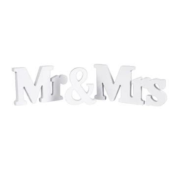 Súprava rustikálnych drevených nápisov Mr & Mrs – Svadobná výzdoba stola a fotografické rekvizity CD603378