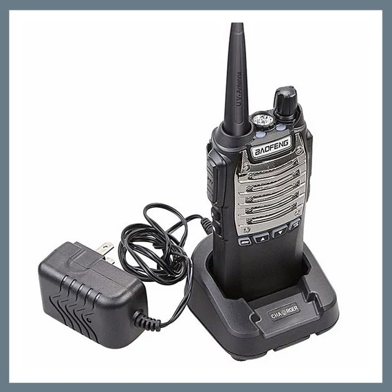 Baofeng rádiová vysielačka s batériou UV-8D